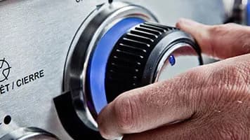 КЛАПАНЫ LINEAR-FLOW™ С РУЧКАМИ SENSI-TOUCH™