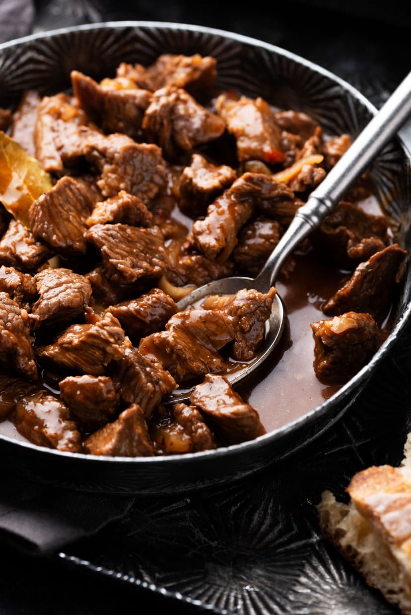 delicious-goulash-ready-dinner.jpg